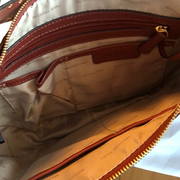 ✨BRAND NEW✨ Michael Kors Leather Purse - Picture 6 of 8